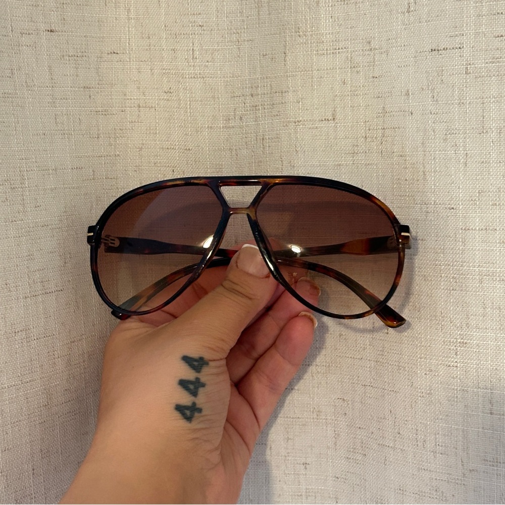Brown Tortoise Aviator Sunglasses